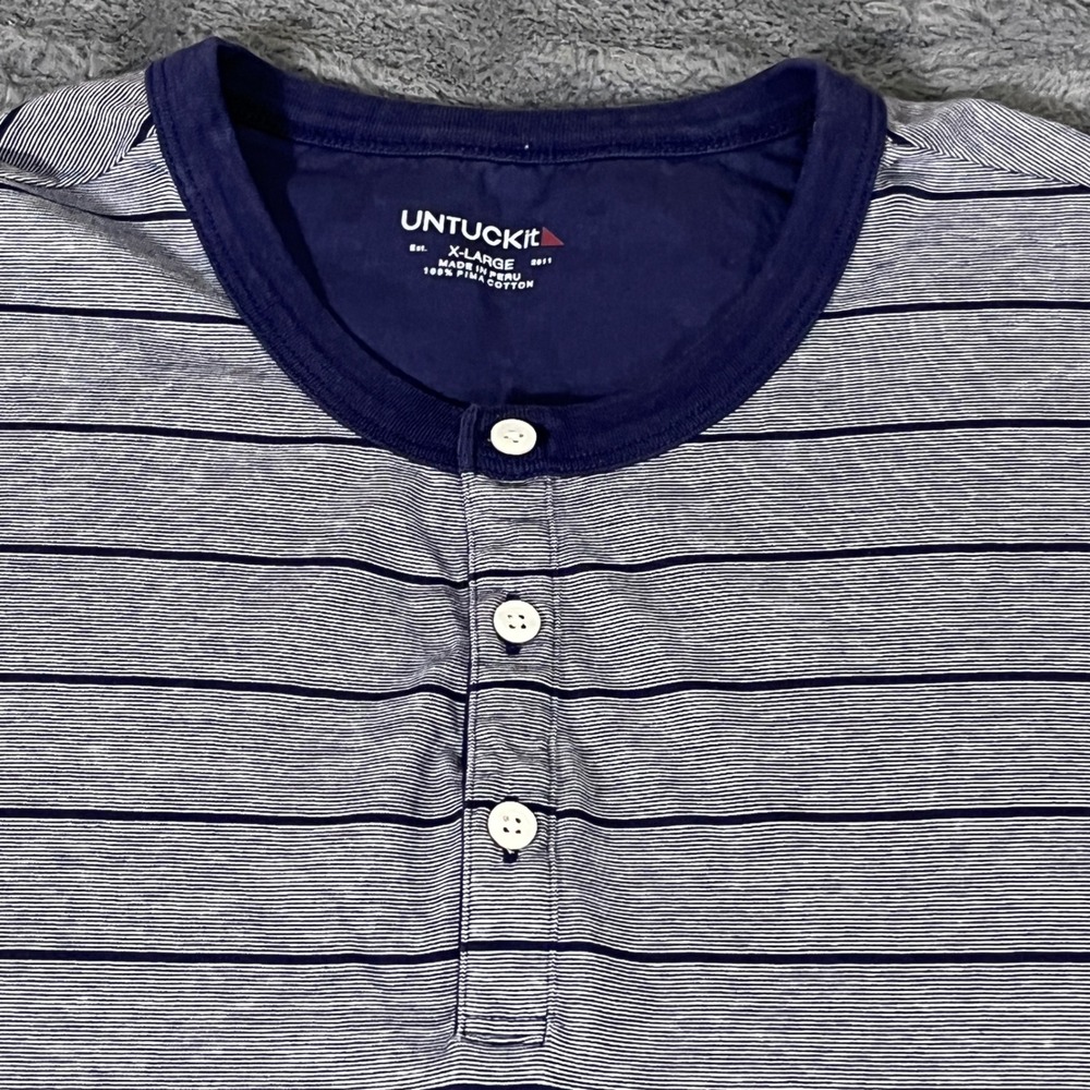 UNTUCKit Mens XL Blue White Striped Pima Cotton Short Sleeve Henley Shirt AN199